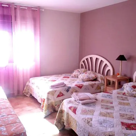 Apartmán With 6 Bedrooms In Villabanez, With Private Pool, Furnished Terrace And... *
